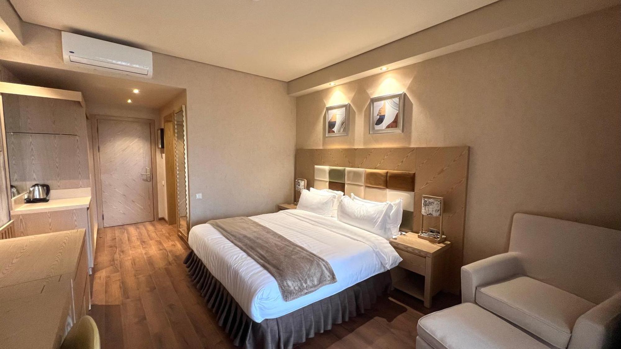 Luxury Oasis Apartment Chakvi Szoba fotó